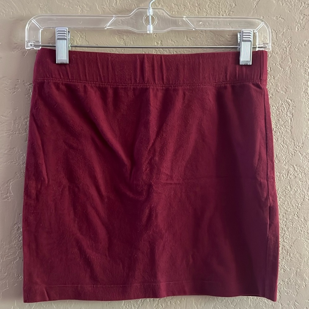 Nollie Juniors Knit Miniskirt color wine stretch waistband size Medium